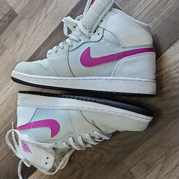 Air Jordans - Picture 5 of 7